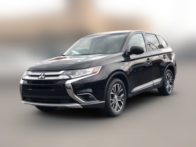 2018 Mitsubishi Outlander ES