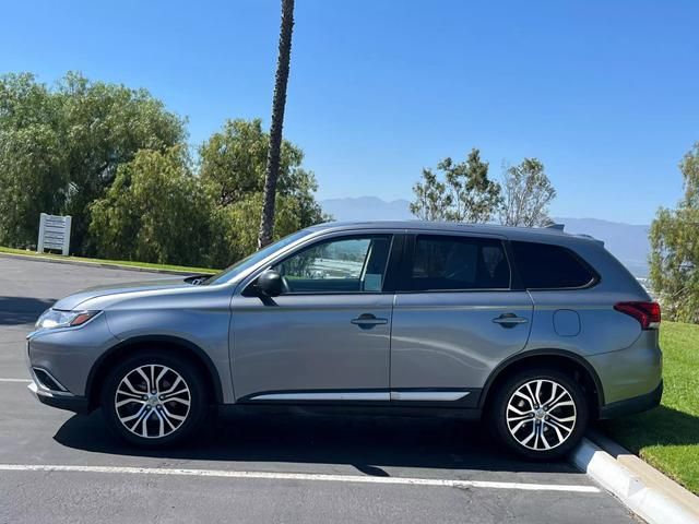 2018 Mitsubishi Outlander ES