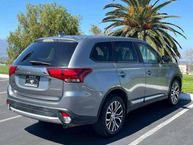 2018 Mitsubishi Outlander ES