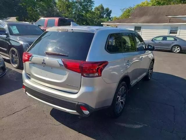 2018 Mitsubishi Outlander LE