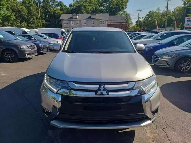 2018 Mitsubishi Outlander LE