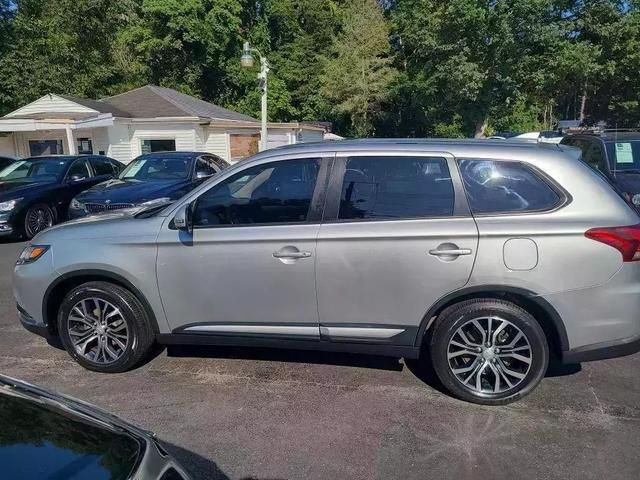 2018 Mitsubishi Outlander LE