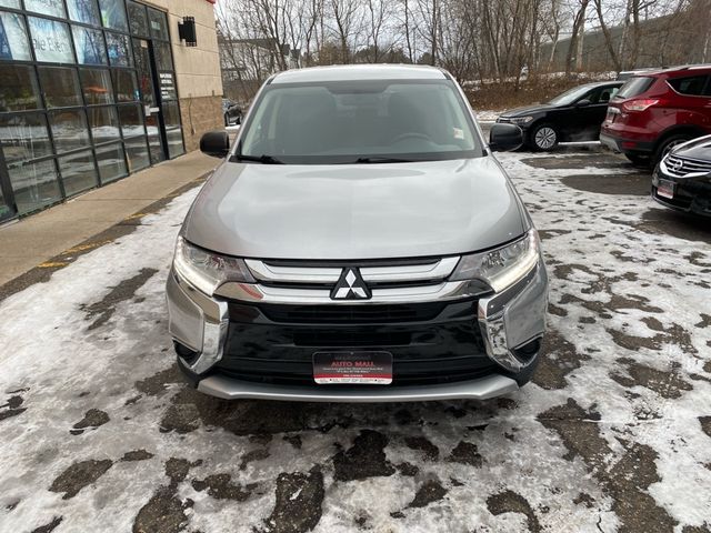 2018 Mitsubishi Outlander ES