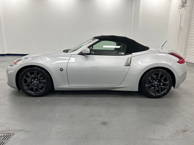 2018 Nissan 370Z Roadster Touring