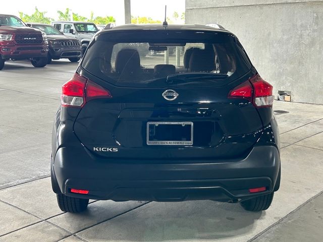 2018 Nissan Kicks S