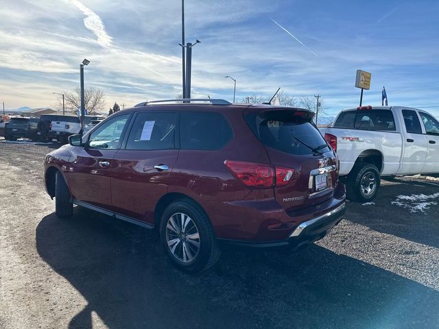 2018 Nissan Pathfinder SV