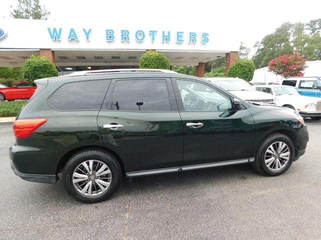 2018 Nissan Pathfinder SV