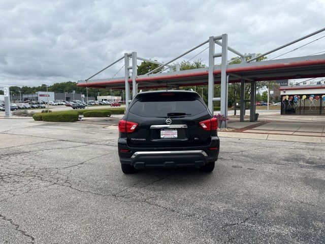 2018 Nissan Pathfinder SL