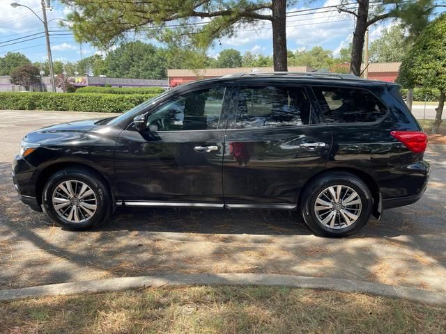 2018 Nissan Pathfinder SL