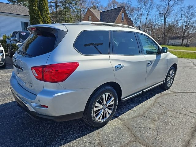 2018 Nissan Pathfinder SV