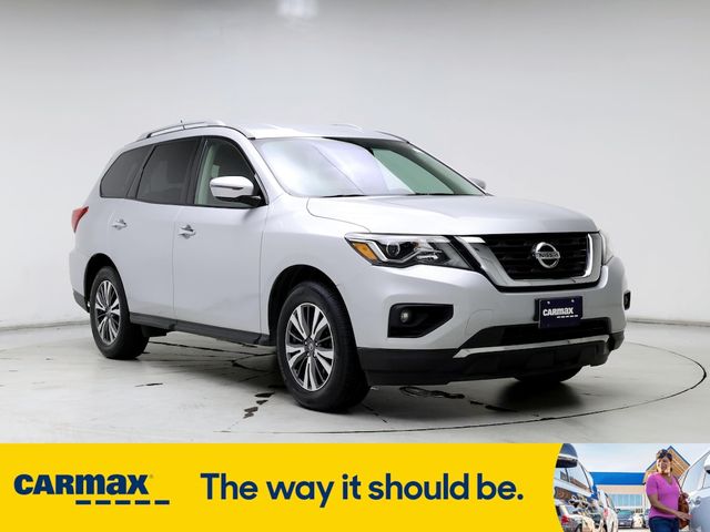 2018 Nissan Pathfinder SV