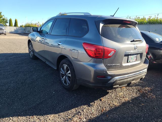 2018 Nissan Pathfinder SV