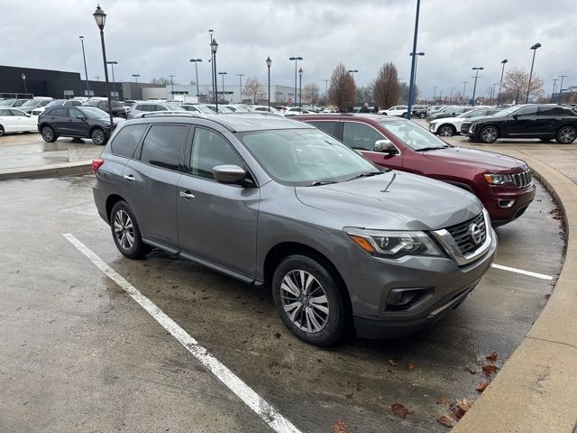 2018 Nissan Pathfinder SV