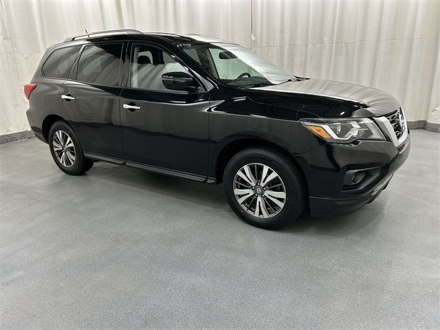 2018 Nissan Pathfinder SV