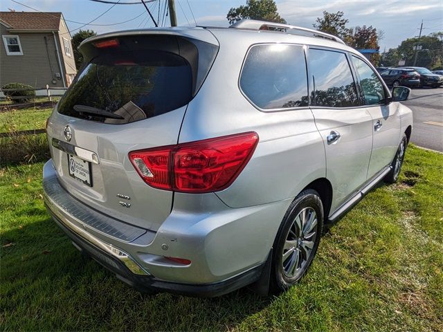 2018 Nissan Pathfinder SV