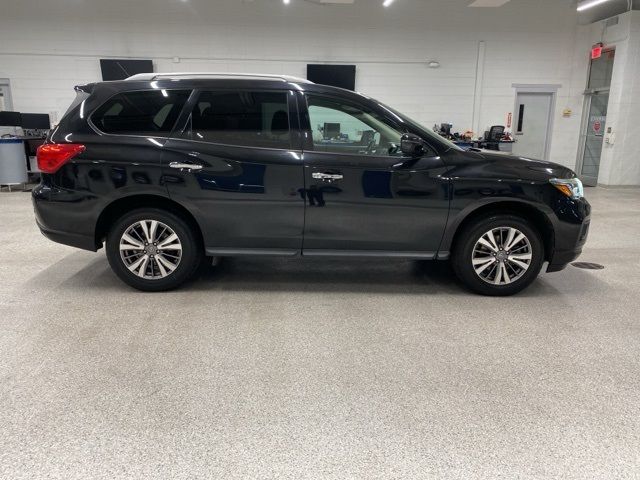 2018 Nissan Pathfinder SV