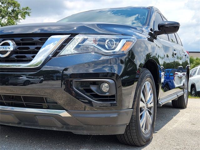 2018 Nissan Pathfinder SV