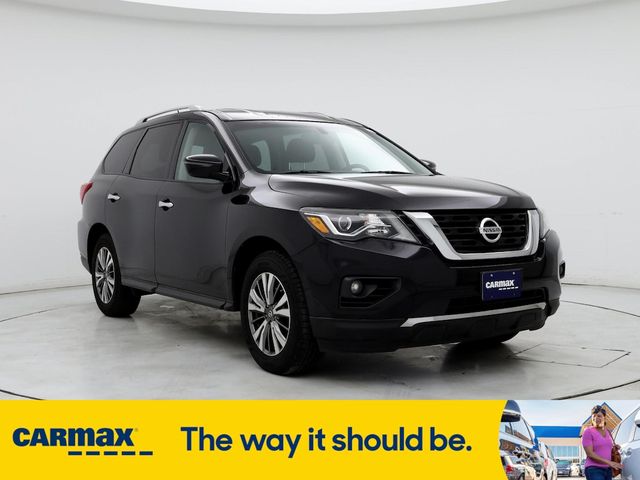 2018 Nissan Pathfinder SV