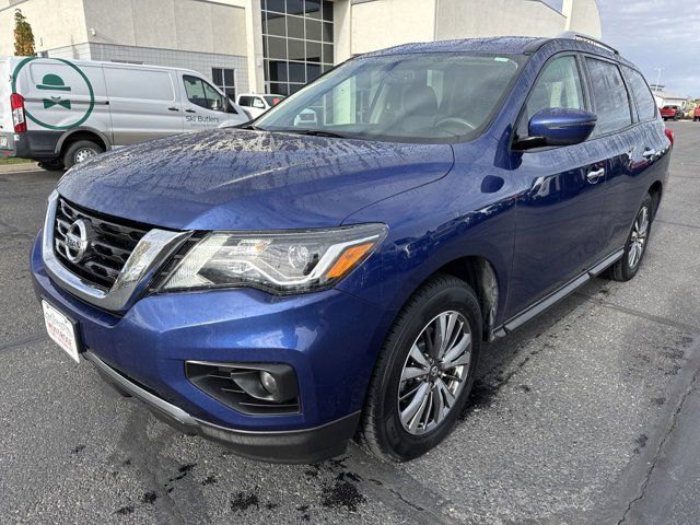 2018 Nissan Pathfinder SV