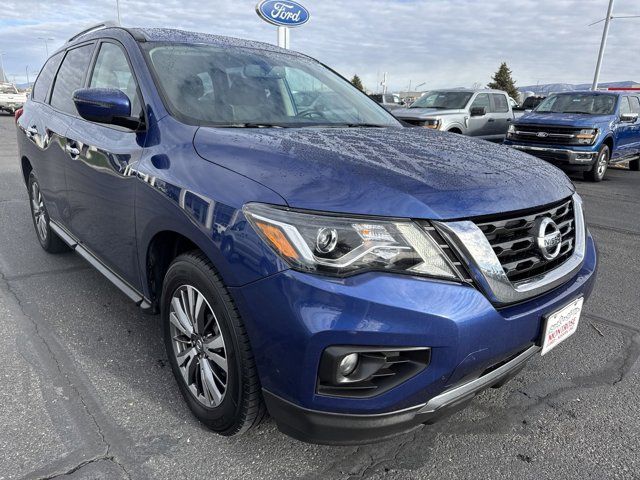 2018 Nissan Pathfinder SV