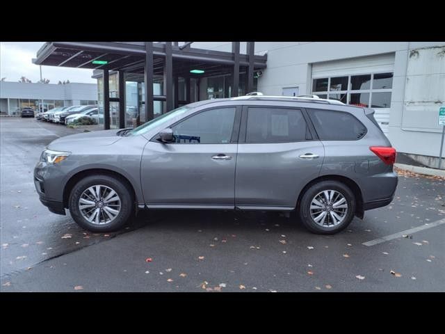 2018 Nissan Pathfinder SV