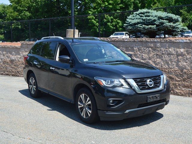 2018 Nissan Pathfinder SV