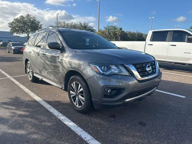 2018 Nissan Pathfinder SV