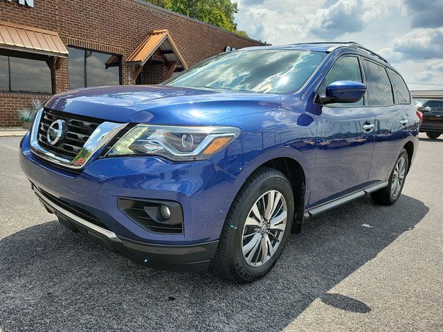 2018 Nissan Pathfinder SV