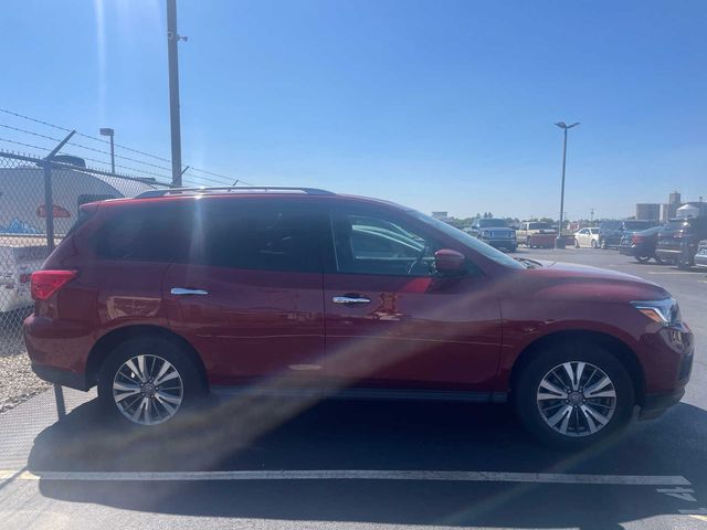 2018 Nissan Pathfinder SV