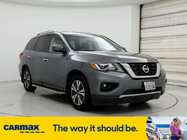 2018 Nissan Pathfinder SV