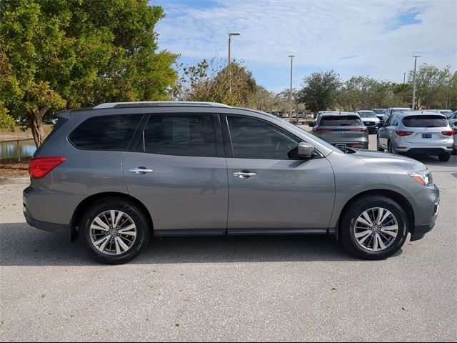 2018 Nissan Pathfinder SV