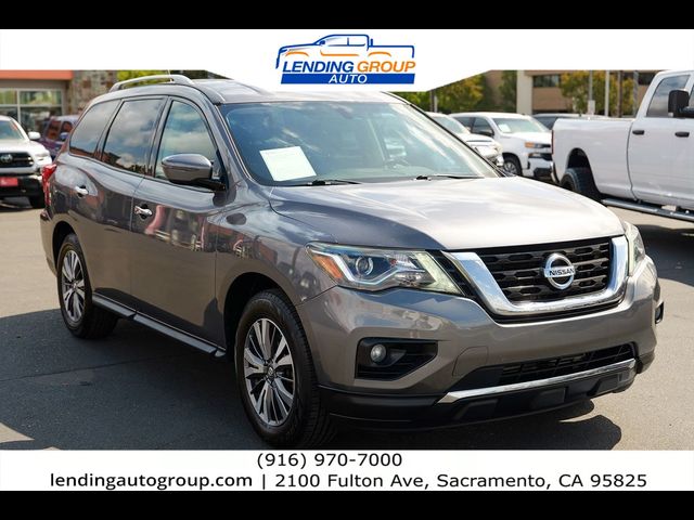 2018 Nissan Pathfinder SV