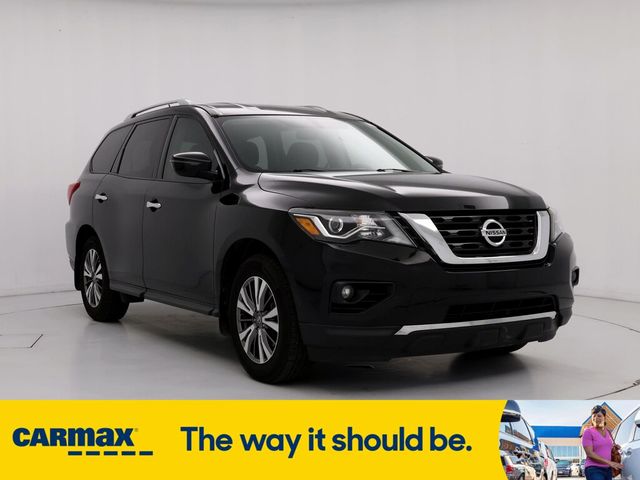 2018 Nissan Pathfinder SV