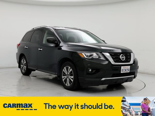 2018 Nissan Pathfinder SV