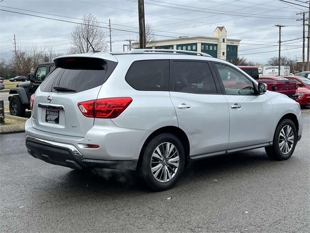 2018 Nissan Pathfinder SV