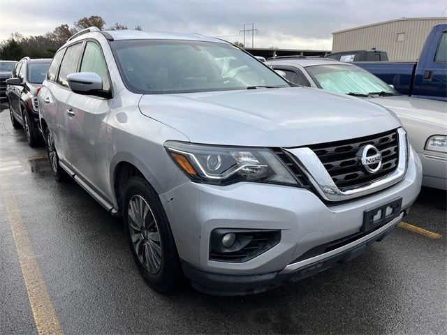 2018 Nissan Pathfinder SV