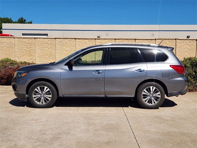 2018 Nissan Pathfinder SV