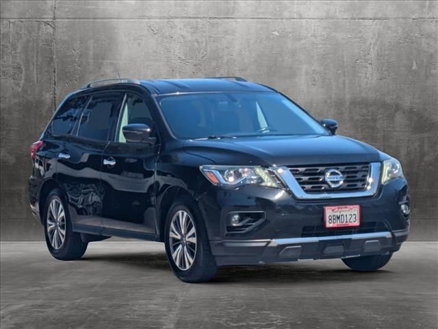 2018 Nissan Pathfinder SV