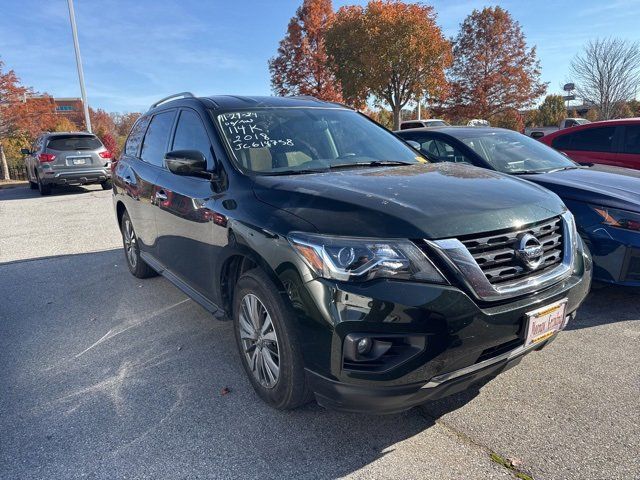 2018 Nissan Pathfinder SV