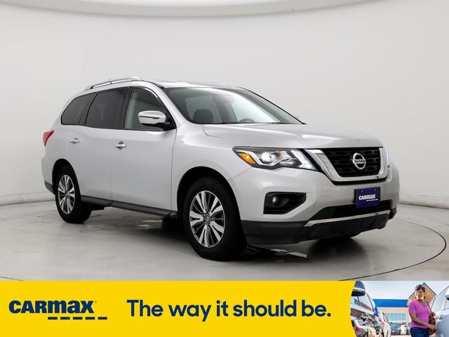 2018 Nissan Pathfinder SV