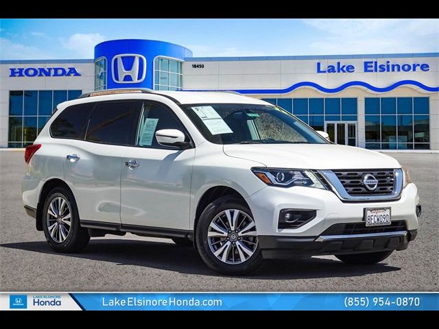 2018 Nissan Pathfinder SV