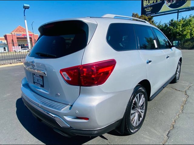 2018 Nissan Pathfinder SV