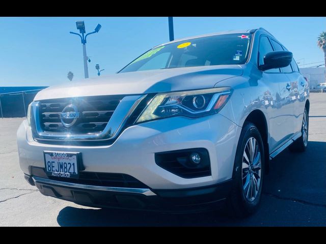 2018 Nissan Pathfinder SV