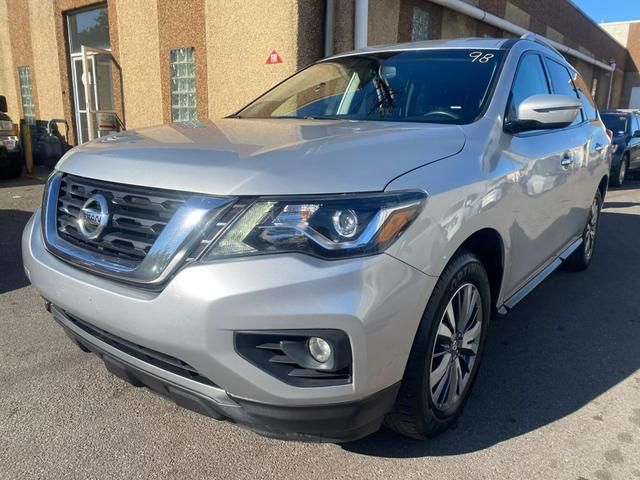 2018 Nissan Pathfinder SV