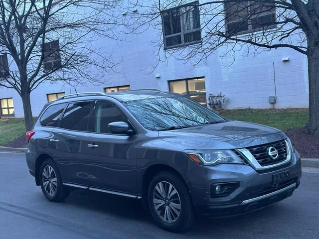 2018 Nissan Pathfinder SV