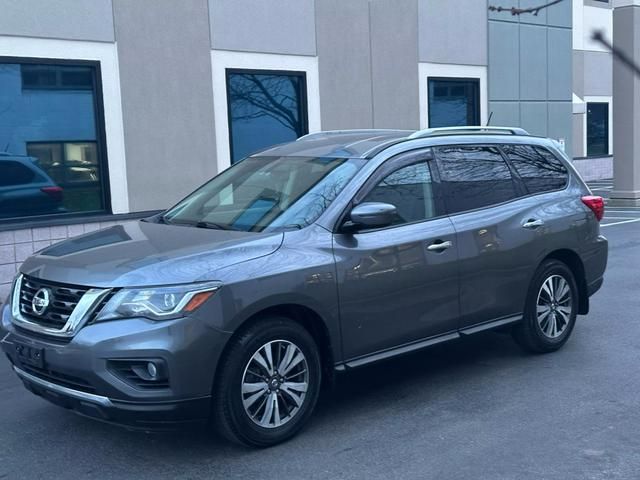 2018 Nissan Pathfinder SV