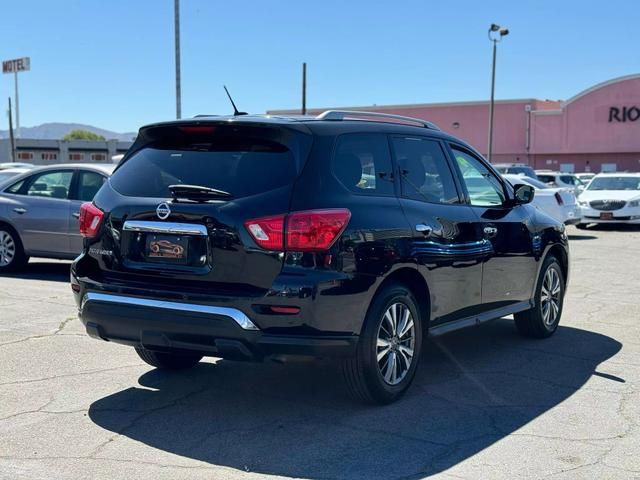 2018 Nissan Pathfinder SV