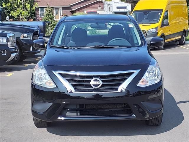 2018 Nissan Versa SV