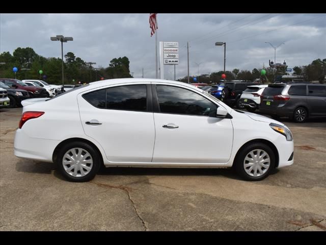 2018 Nissan Versa SV