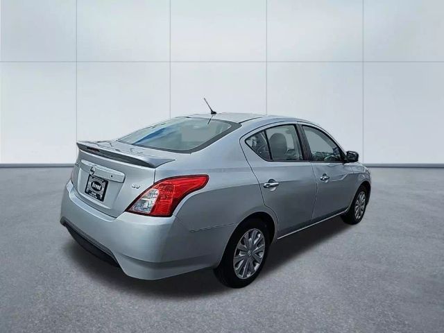 2018 Nissan Versa SV